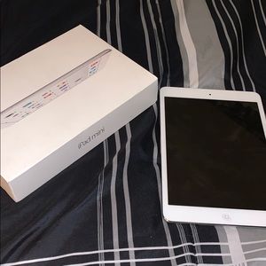 iPad mini used only a few times in good shape